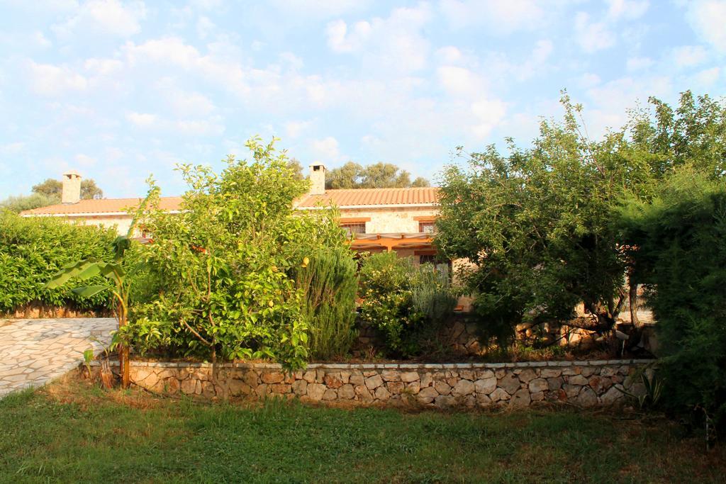 Dioni Villa *